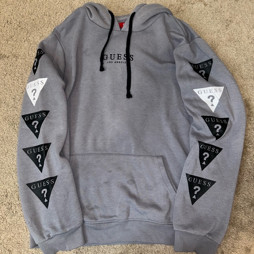 Guess Sweatshirt